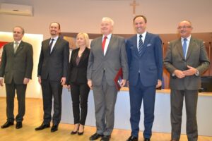 Uroczystość wręczenia organom prowadzącym zakresu przedsięwzięcia strategicznego